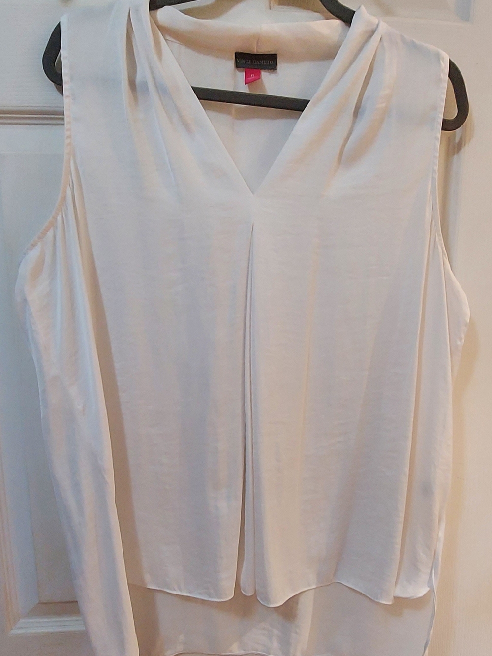 Vince Camuto Cream V-Neck Sleeveless Draped Blouse